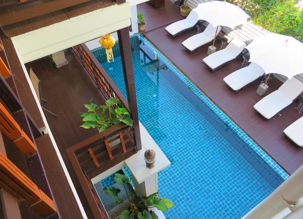 Goldenbell Hotel Chiangmai Чиангмай Екстериор снимка